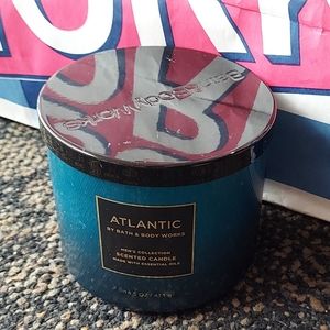 Atlantic candle by bath and body works RARE AND VERY HARD TO FIND